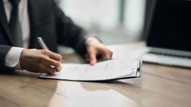 signature bail commercial 